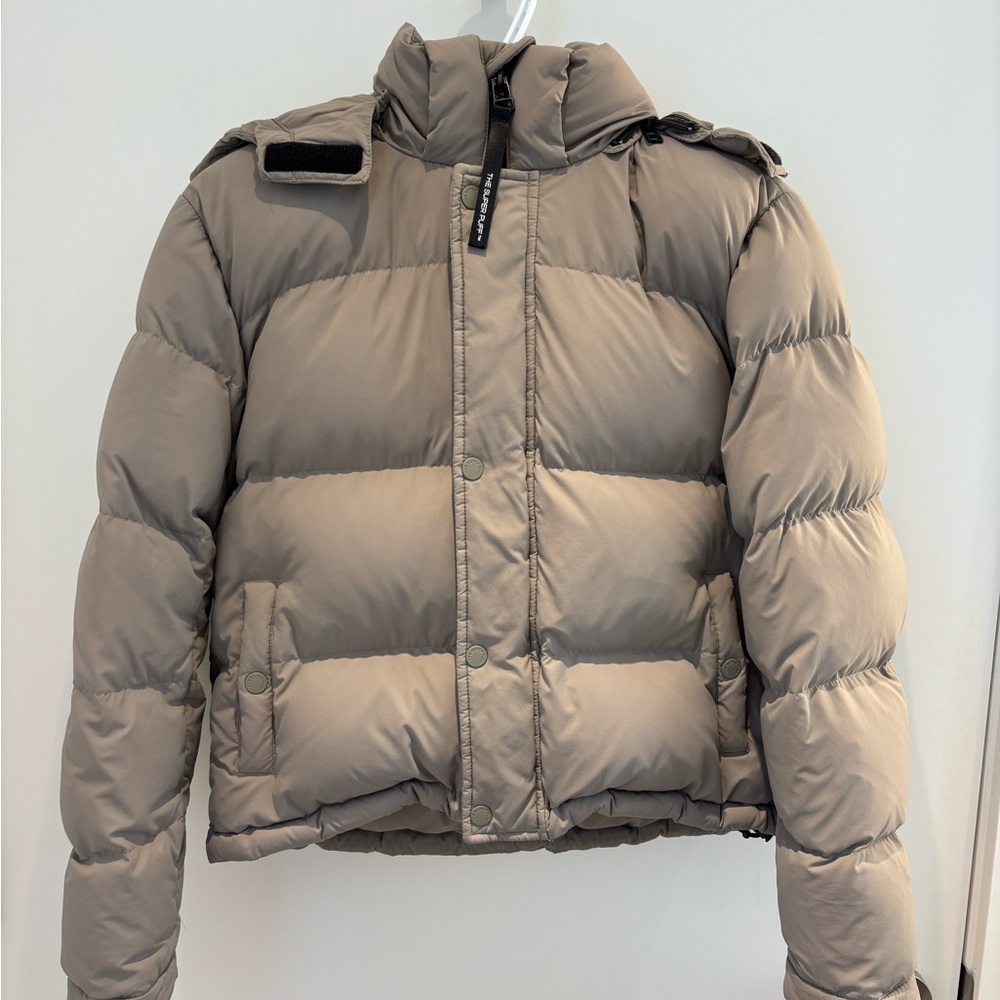 Super Puff Shorty Jacket in Modern Taupe
